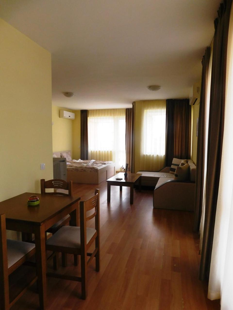 Darius Hstl Hotel Napospart Kültér fotó